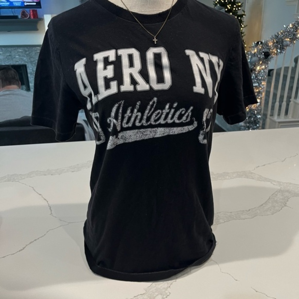 Aeropostale Black Graphic Tee women’s s small